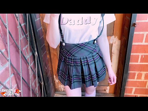 ❤️ L'escola es xucla la polla profundament i la folla en lloc de les classes. ❤️❌ Vídeo porno a nosaltres ❌️❤