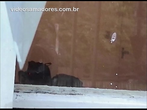 ❤️ Home excitat mirant la seva xicota amb un altre noi, gravant un vídeo de merda sense molestar la parella ❤️❌ Vídeo porno a nosaltres ❌️❤